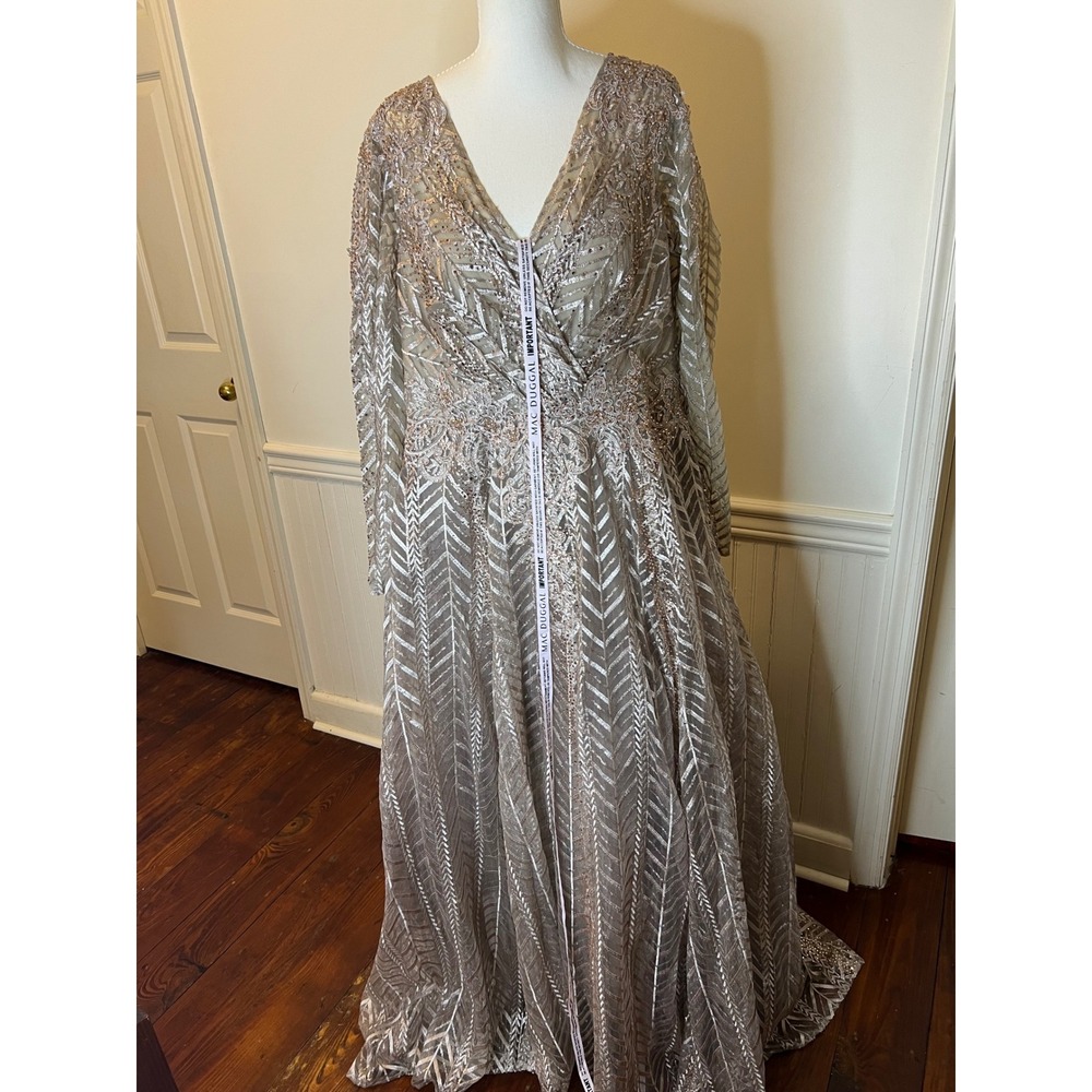Mac Duggal Chevron Sequin Lace Long Sleeve Gown Taupe Gold Formal A Line size 16 - Picture 7 of 16
